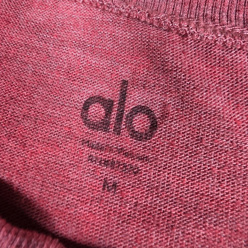 Alo Yoga Pullover Women M Red L/S Crewneck High-Low Hem Side Slits Stretch